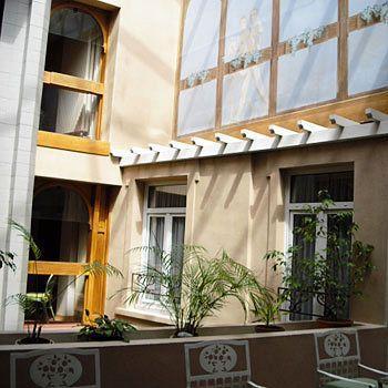 Le Grand Hotel Saint-Quentin  Exterior foto