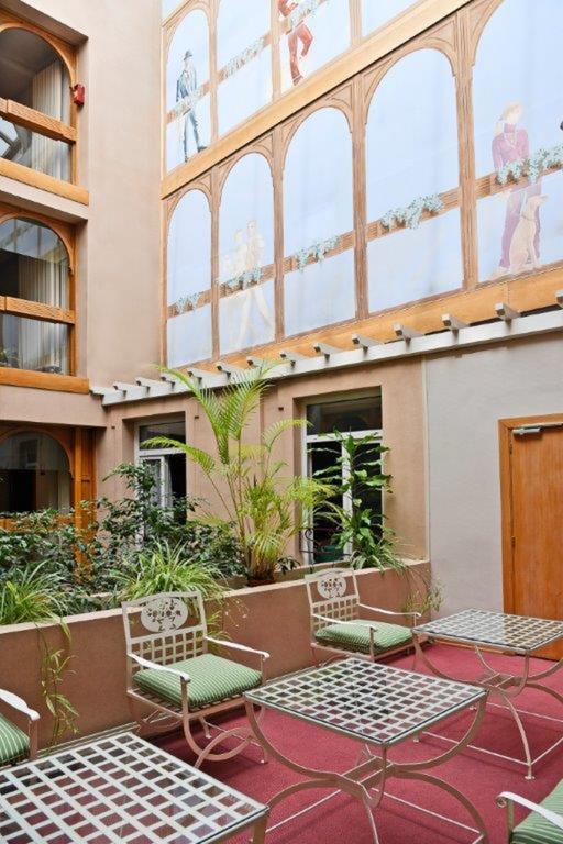 Le Grand Hotel Saint-Quentin  Exterior foto